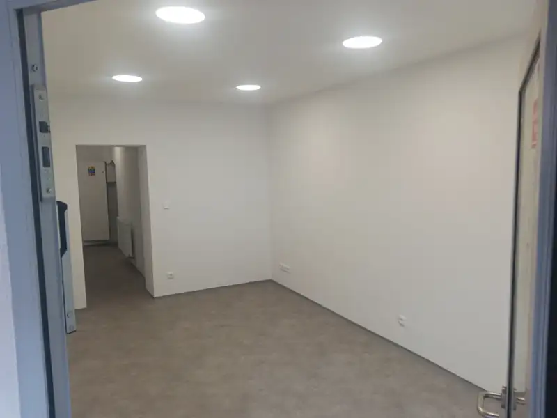 Pronájem obchodního prostoru 34 m², Brno – náhled fotky 1