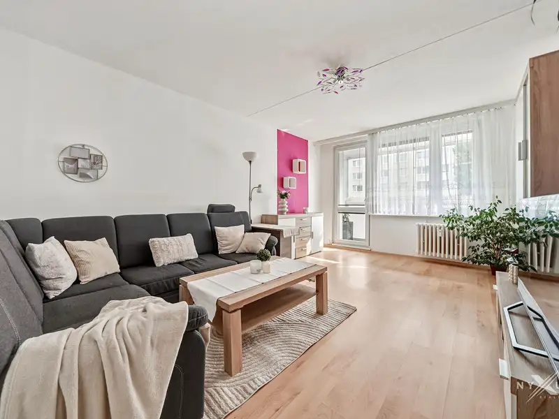 Prodej bytu 3+1 72 m², Praha – náhled fotky 1