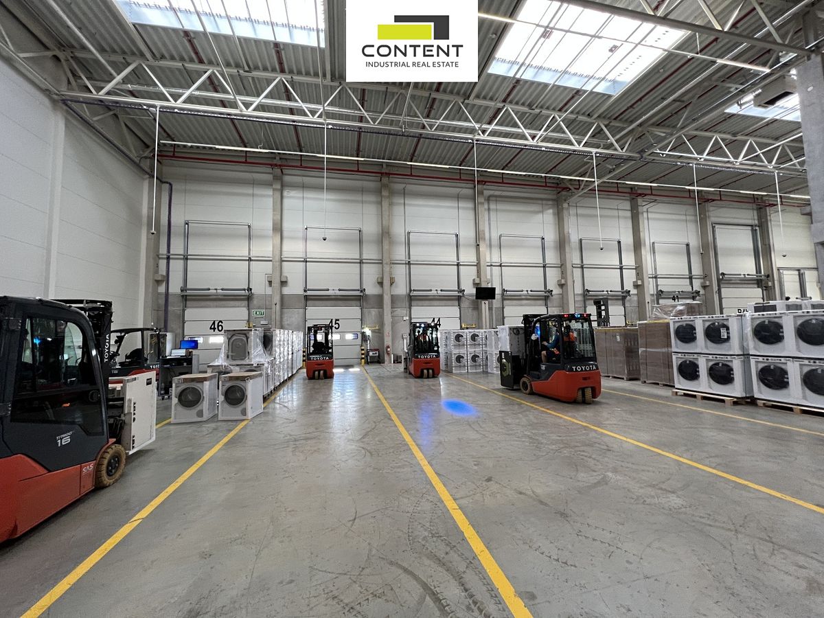 Pronájem skladového prostoru 7600 m², Kozomín – fotka 1 z 3