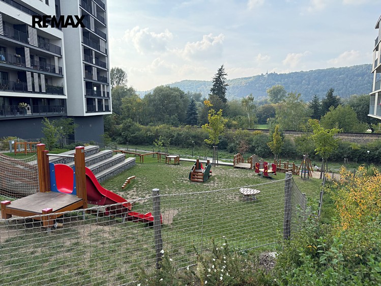Pronájem bytu 2+kk, 64 m² (17 z 20)