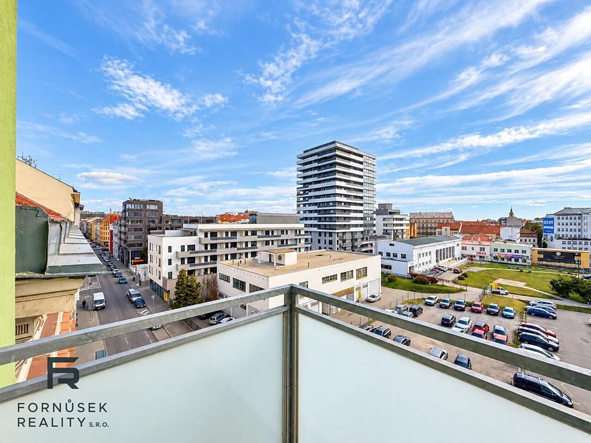 Pronájem bytu 3+kk 69 m² – fotografie 3