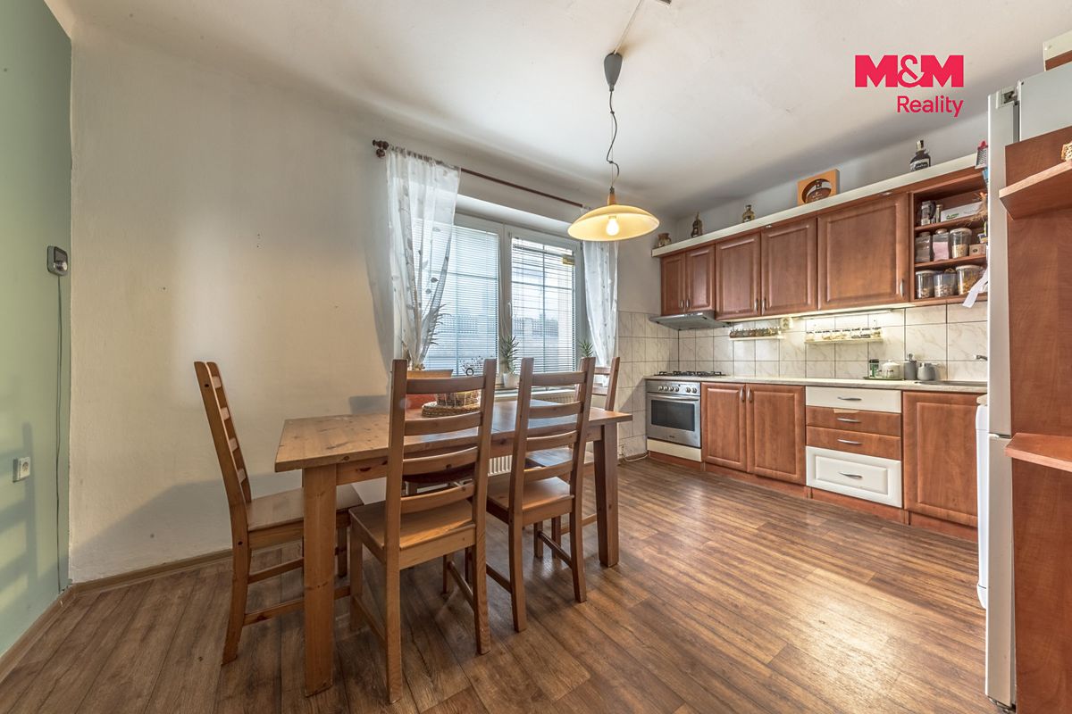 Prodej rodinného domu 76 m², pozemek 769 m² – fotografie 2