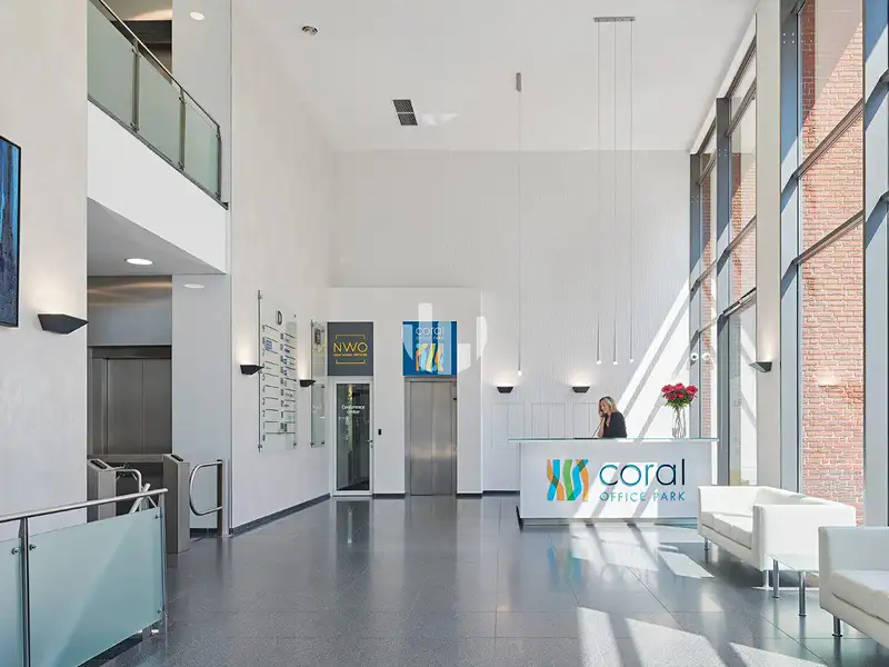 Pronájem kanceláře 174 m², Praha – náhled fotky 2