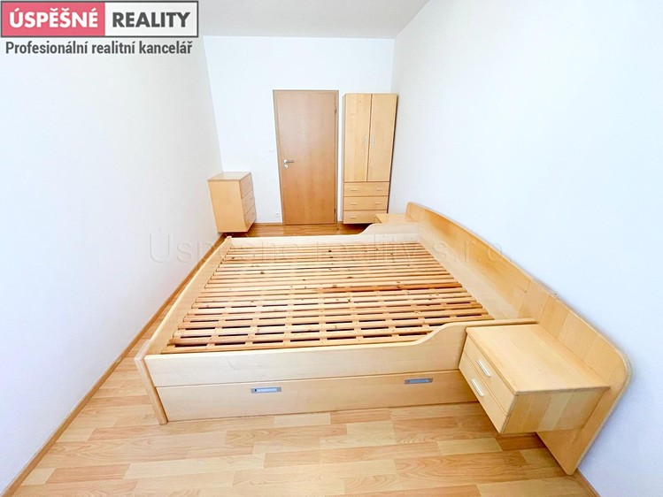 Pronájem bytu 2+kk, 52 m² (21 z 27)