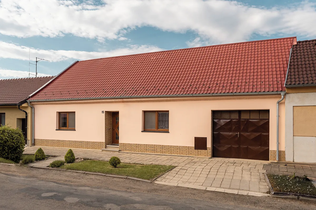 Prodej rodinného domu 200 m², pozemek 1330 m²