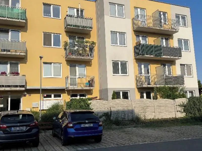 Dražba bytu 2+kk 41 m², Jesenice – náhled fotky 1
