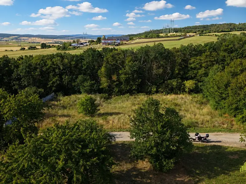 Prodej stavebního pozemku 1462 m², Ostrovačice – náhled fotky 1
