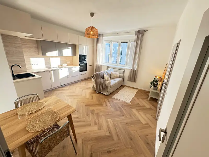 Prodej bytu 2+kk 48 m², Praha – náhled fotky 1