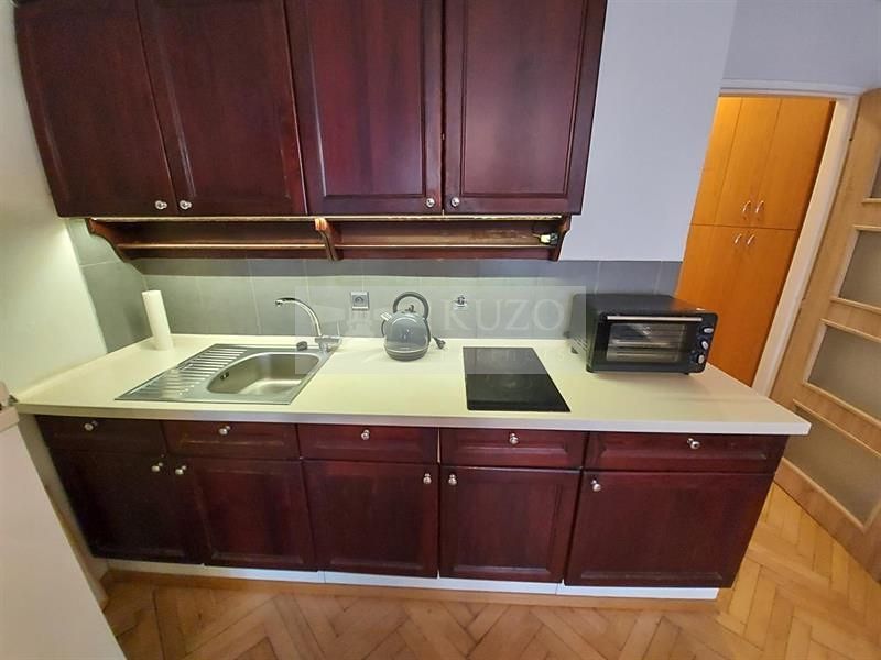 Pronájem bytu 1+kk 25 m² – fotografie 3
