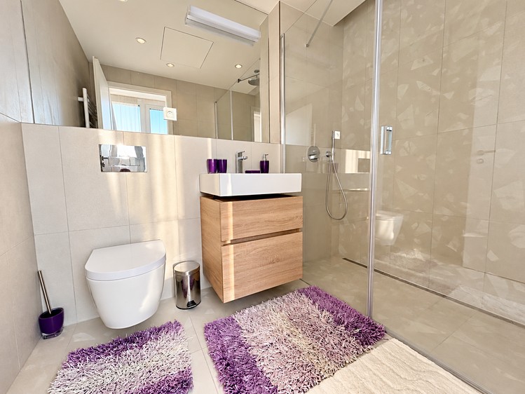 Pronájem bytu 4+kk, 119 m² (18 z 33)