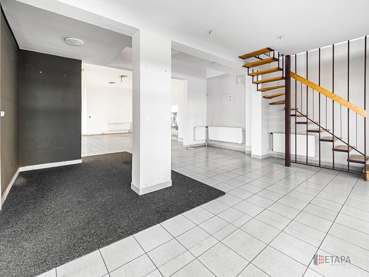 Prodej komerčního prostoru, 902 m² (9 z 25)