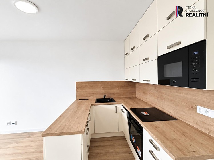Квартира 1+kk в оренду, 36 м² (10 з 17)
