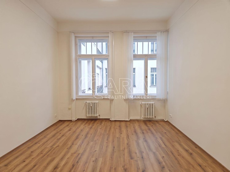 Комерційне приміщення в оренду, 25 м² (1 з 10)