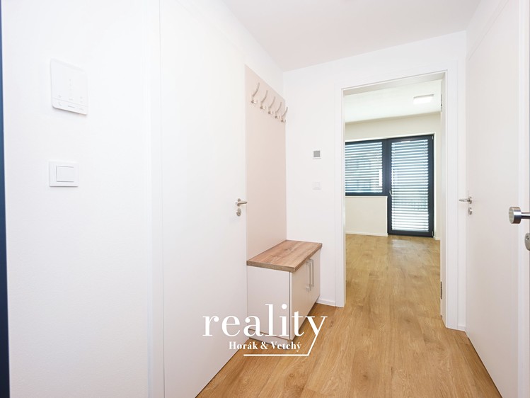 Pronájem bytu 1+kk, 35 m² (5 z 13)