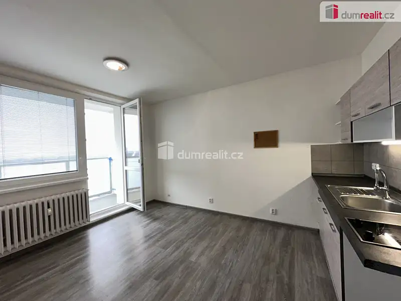 Pronájem bytu 1+kk 20 m², Břeclav – náhled fotky 3