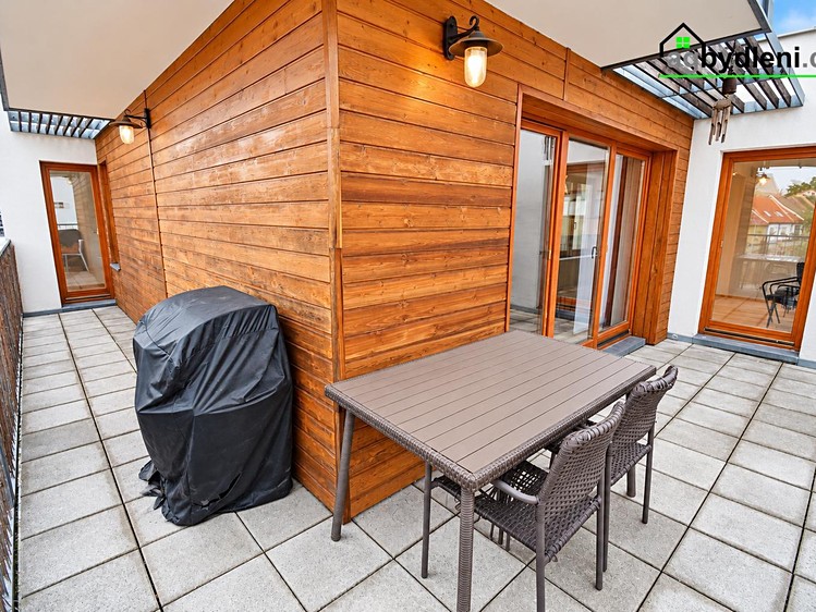 Pronájem bytu 3+kk, 95 m² (12 z 16)