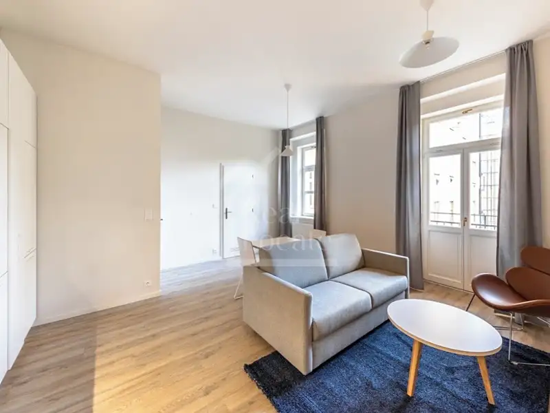 Pronájem bytu 1+kk 37 m², Praha – náhled fotky 1