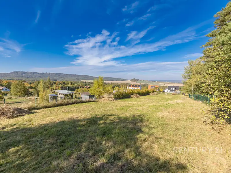 Prodej stavebního pozemku 1708 m², Svatá – náhled fotky 3