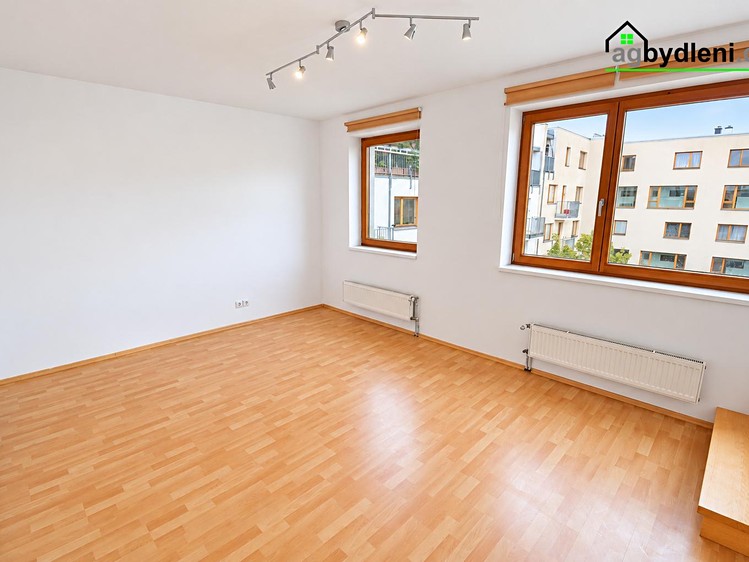 Pronájem bytu 3+kk, 95 m² (8 z 16)