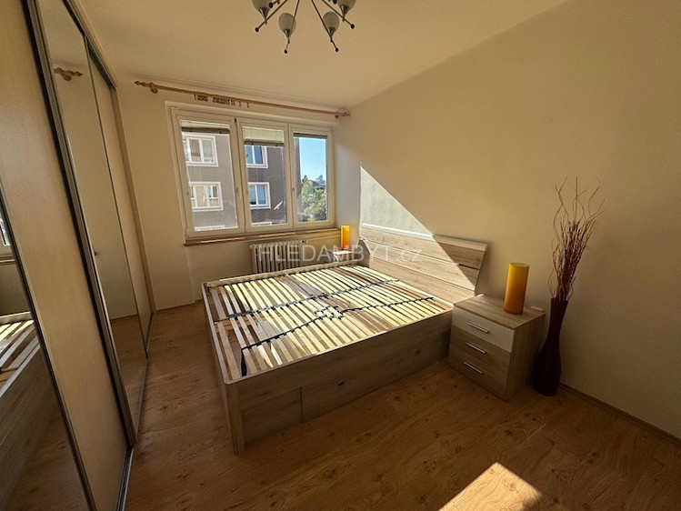 Pronájem bytu 2+1, 57 m² (6 z 13)