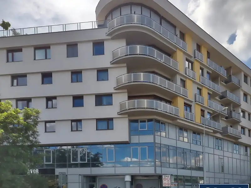 Pronájem garážového stání 12 m², Praha – náhled fotky 1