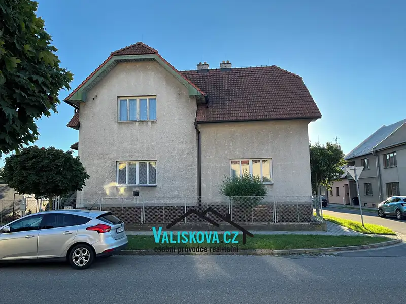Prodej vily 435 m², pozemek 435 m², Hulín – náhled fotky 2