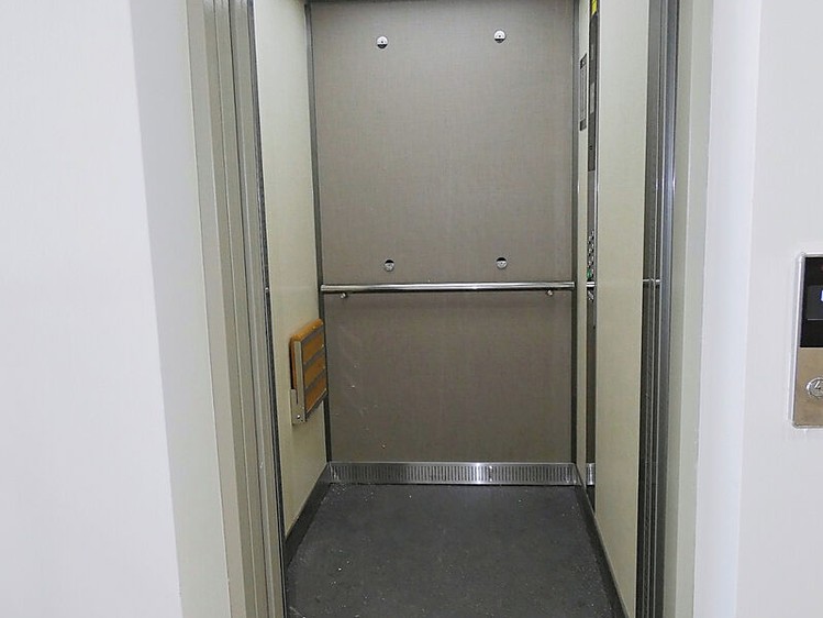 Pronájem bytu 3+kk, 68 m² (17 z 19)