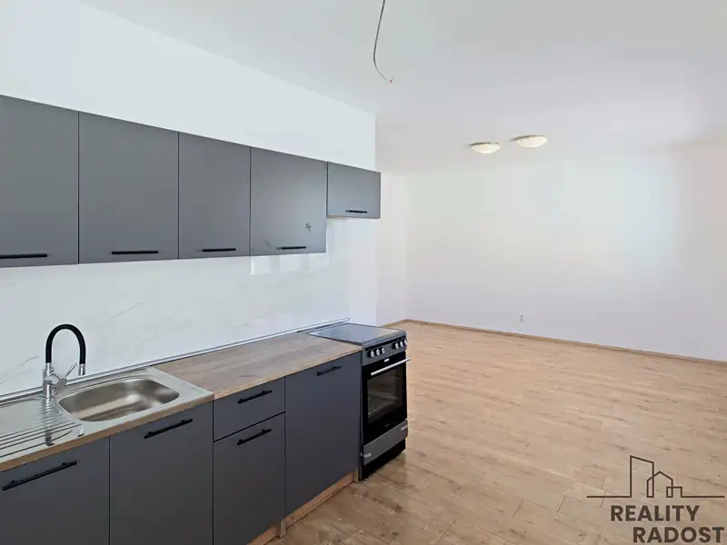 Pronájem bytu 1+kk 31 m², Blučina – náhled fotky 2