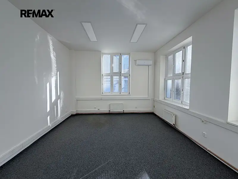 Pronájem kanceláře 27 m², Praha – náhled fotky 2