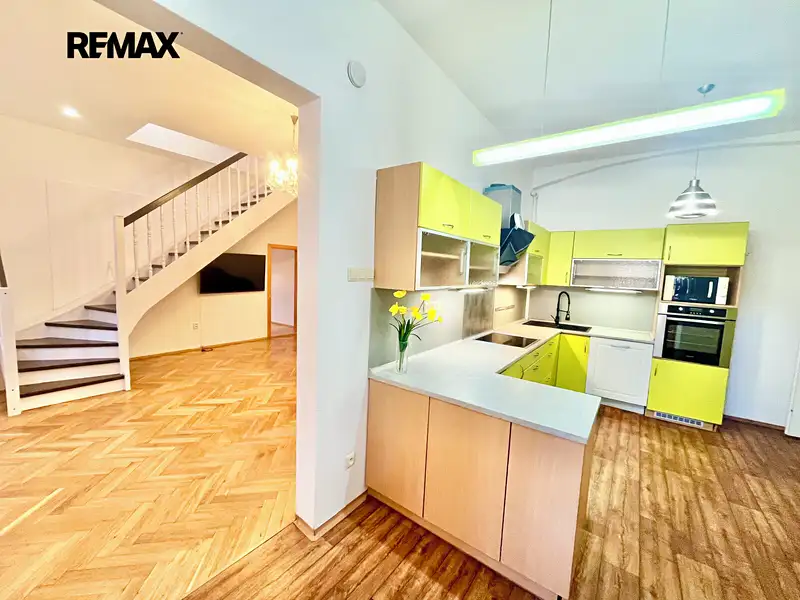 Pronájem bytu 5+1 127 m², Praha – náhled fotky 2