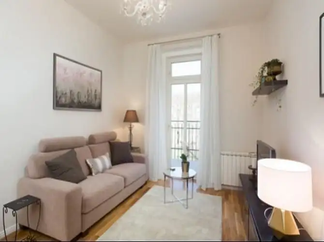 Pronájem bytu 2+kk 48 m², Praha – náhled fotky 1