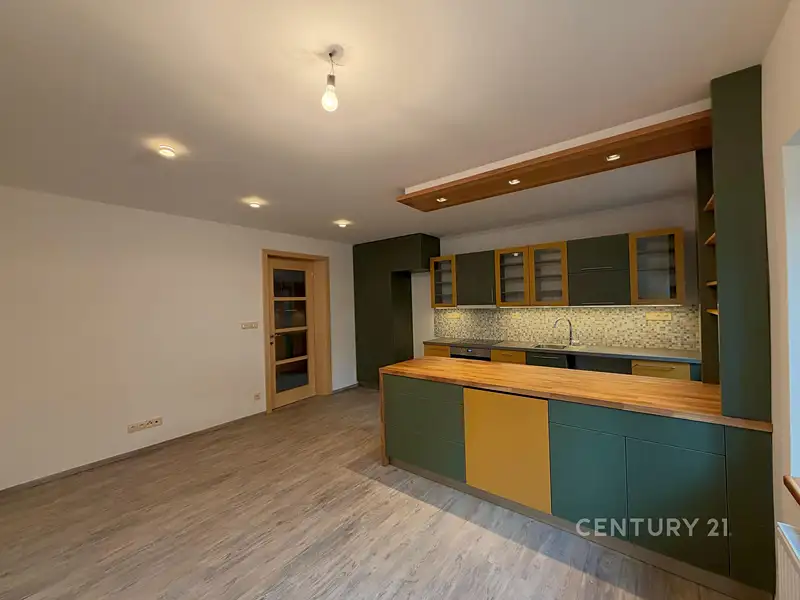 Pronájem bytu 3+kk 93 m², Dobřichovice – náhled fotky 3