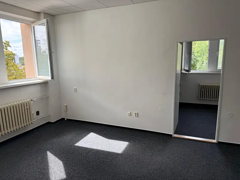 Pronájem kanceláře 46 m², Praha – náhled fotky 2