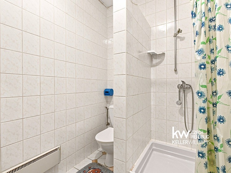 Комерційне приміщення на продаж, 1 601 м² (50 з 100)