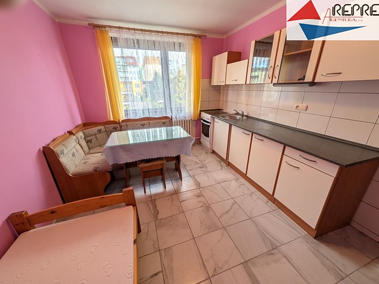 Pronájem bytu 2+1, 60 m² (1 z 7)