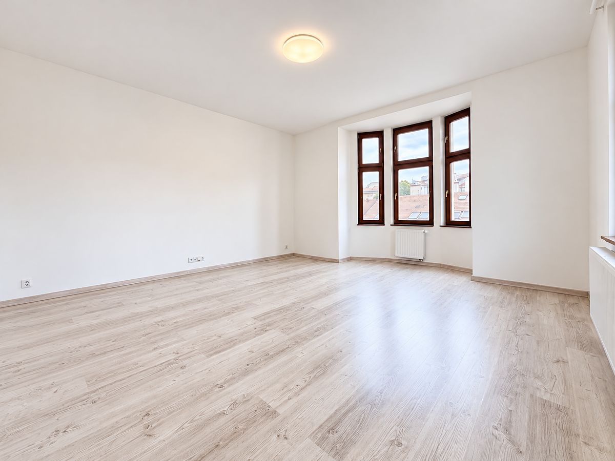 Pronájem bytu 2+1 71 m², Praha – fotka 1 z 3