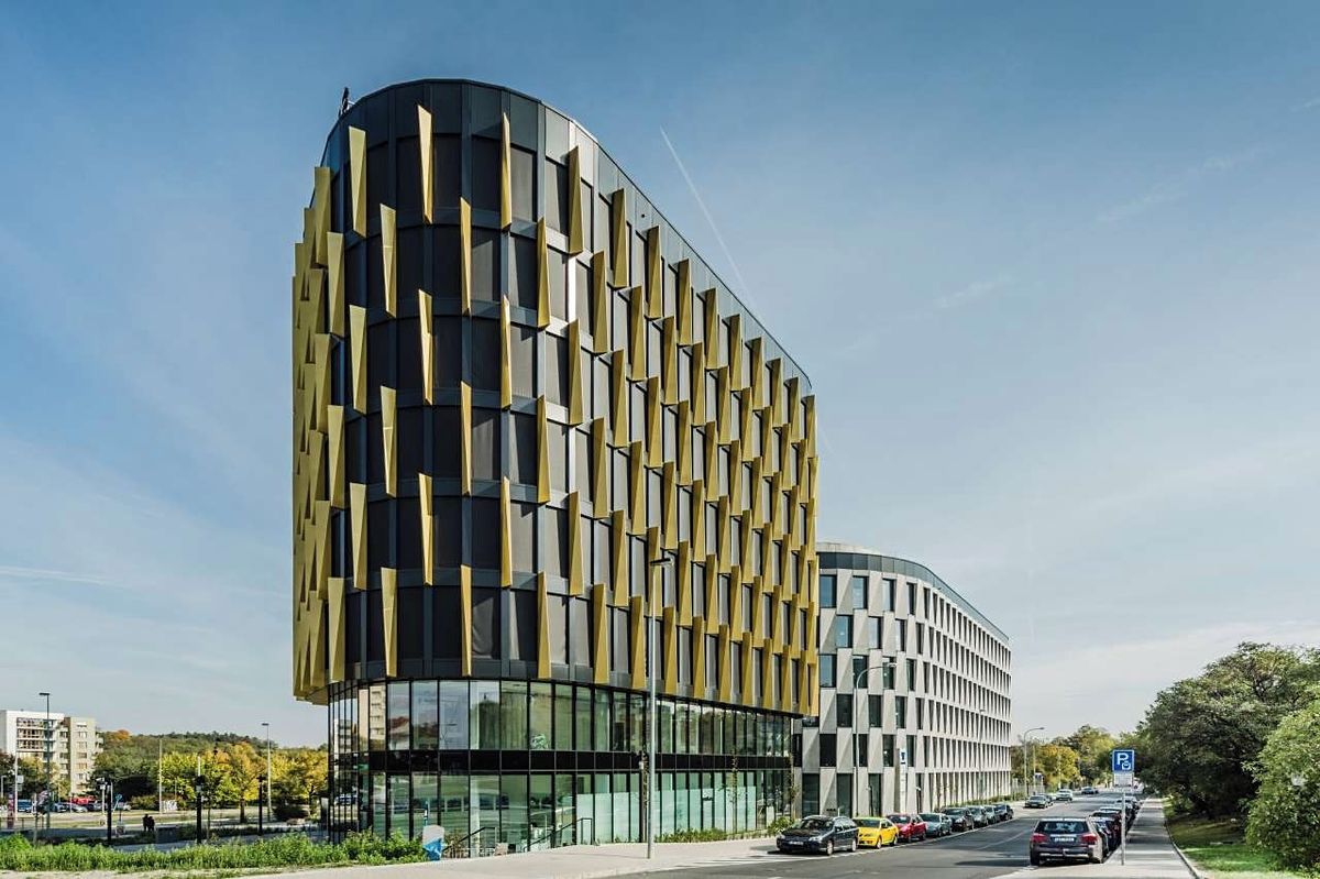 Pronájem kanceláře 284 m², Praha – fotka 1 z 3