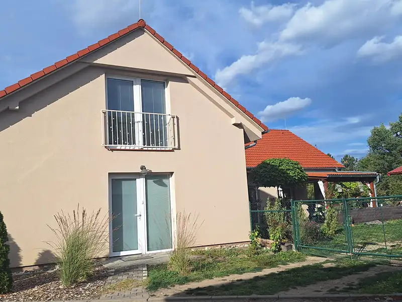 Pronájem rodinného domu 137 m², pozemek 857 m², Pardubice – náhled fotky 1