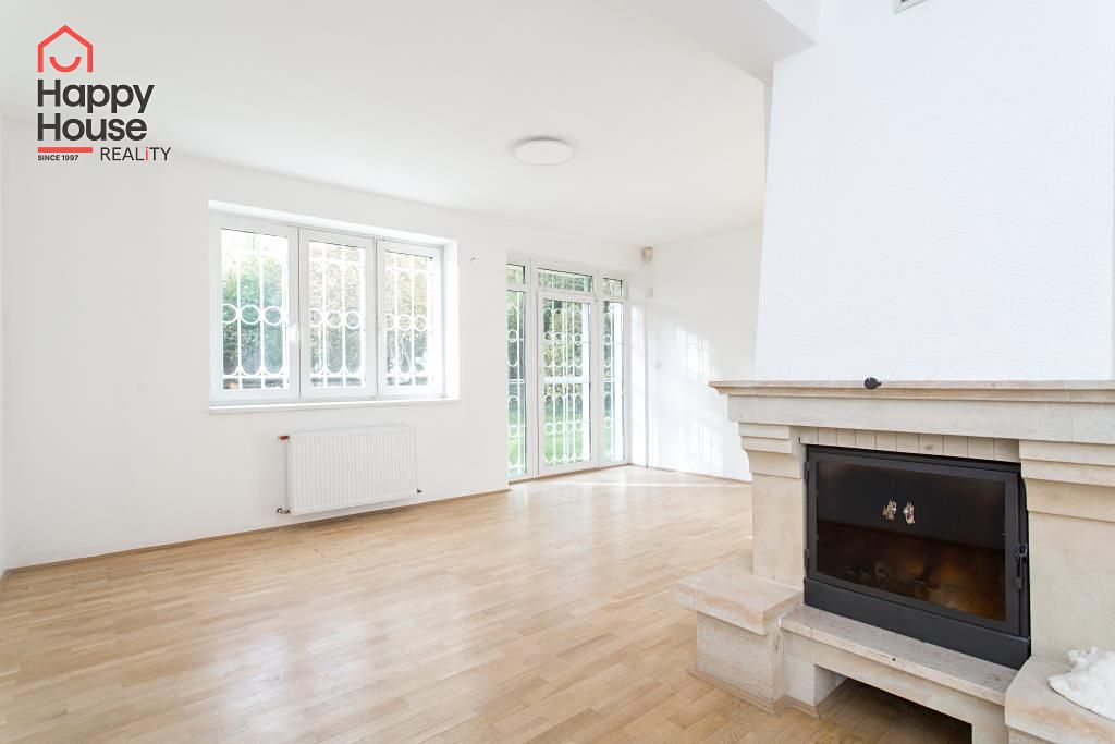 Pronájem rodinného domu 333 m², pozemek 1137 m² – fotografie 4