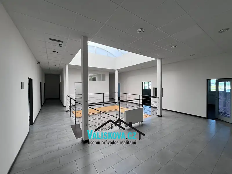 Pronájem kanceláře 150 m², Kroměříž – náhled fotky 2