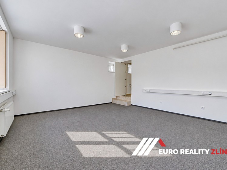 Комерційне приміщення в оренду, 477 м² (20 з 30)