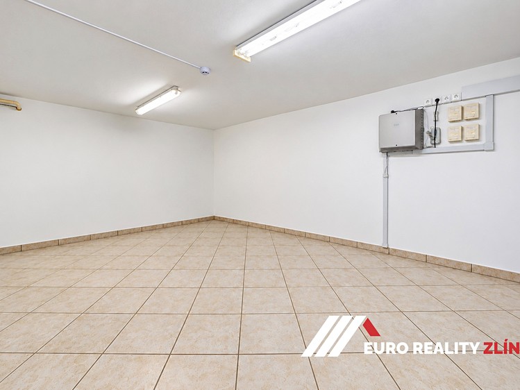 Комерційне приміщення в оренду, 477 м² (22 з 30)