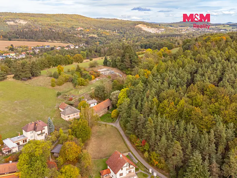 Prodej stavebního pozemku 705 m², Lešany – náhled fotky 3