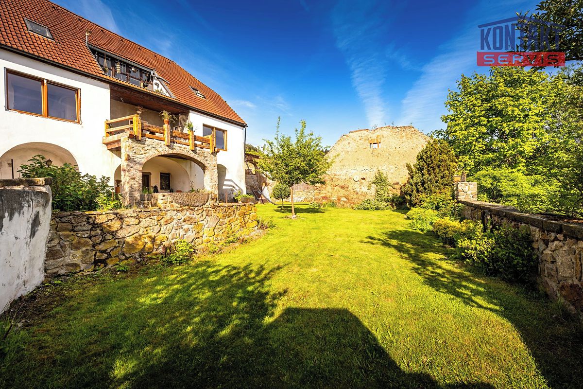 Prodej rodinného domu 549 m², pozemek 972 m², Prachatice – fotka 1 z 3