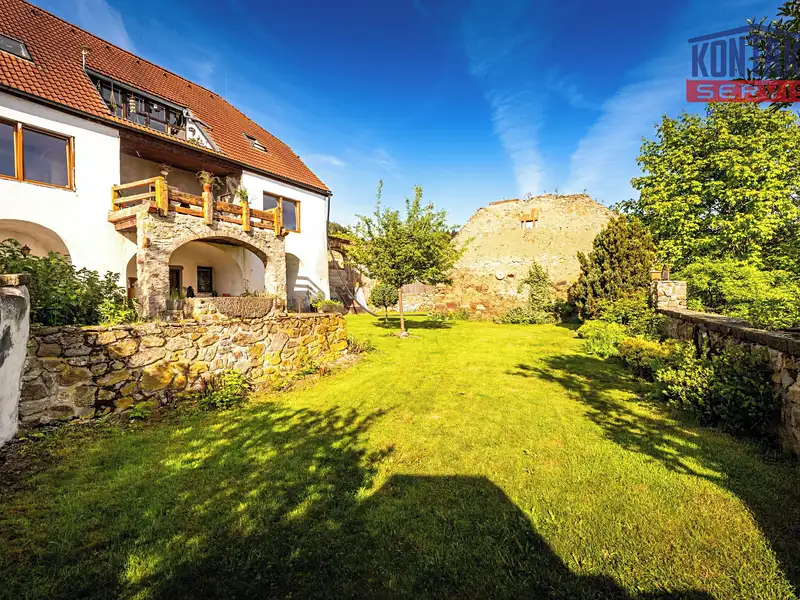 Prodej rodinného domu 549 m², pozemek 972 m², Prachatice – náhled fotky 1