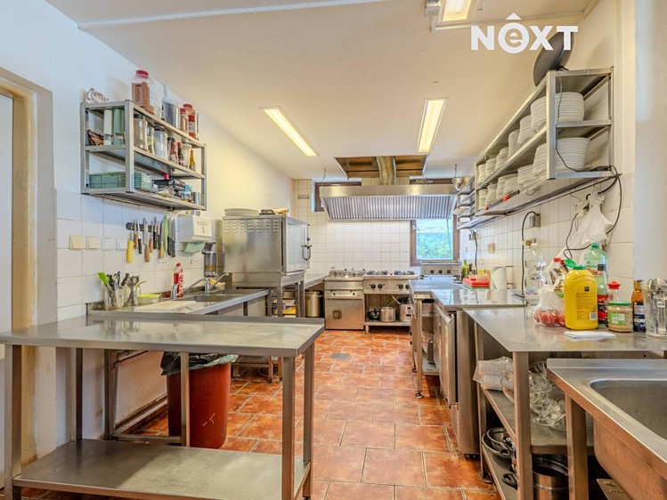 Prodej komerčního prostoru, 304 m² (12 z 21)