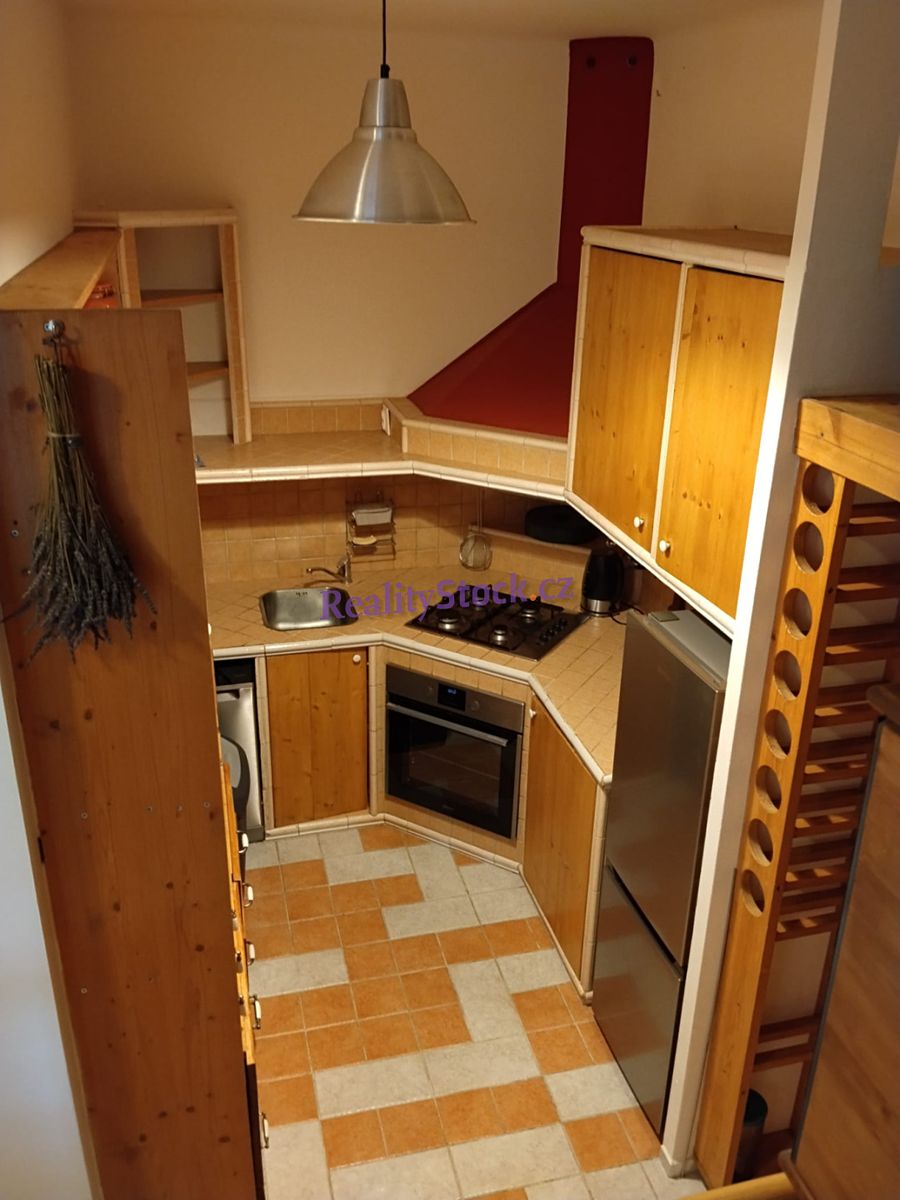 Pronájem bytu 1+1 37 m², Praha – fotka 1 z 3