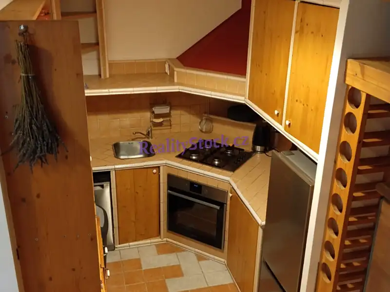 Pronájem bytu 1+1 37 m², Praha – náhled fotky 1