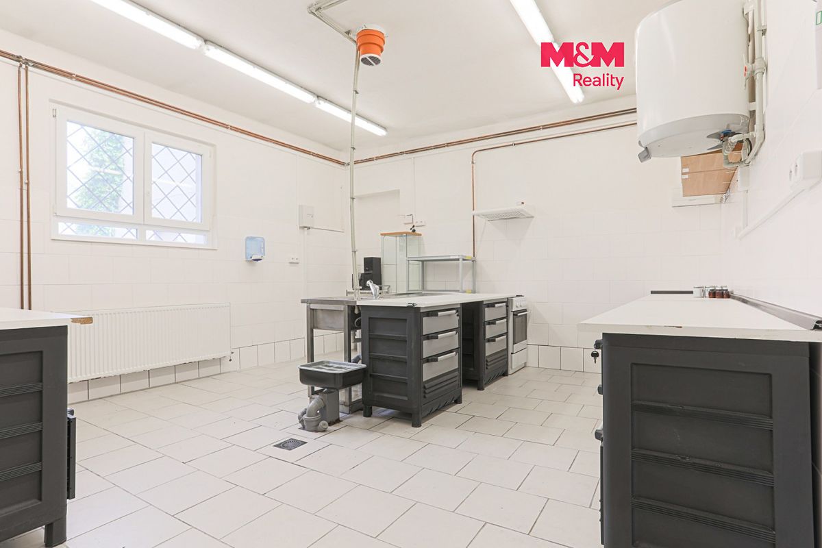 Pronájem obchodního prostoru 73 m², Karlovy Vary – fotka 1 z 3