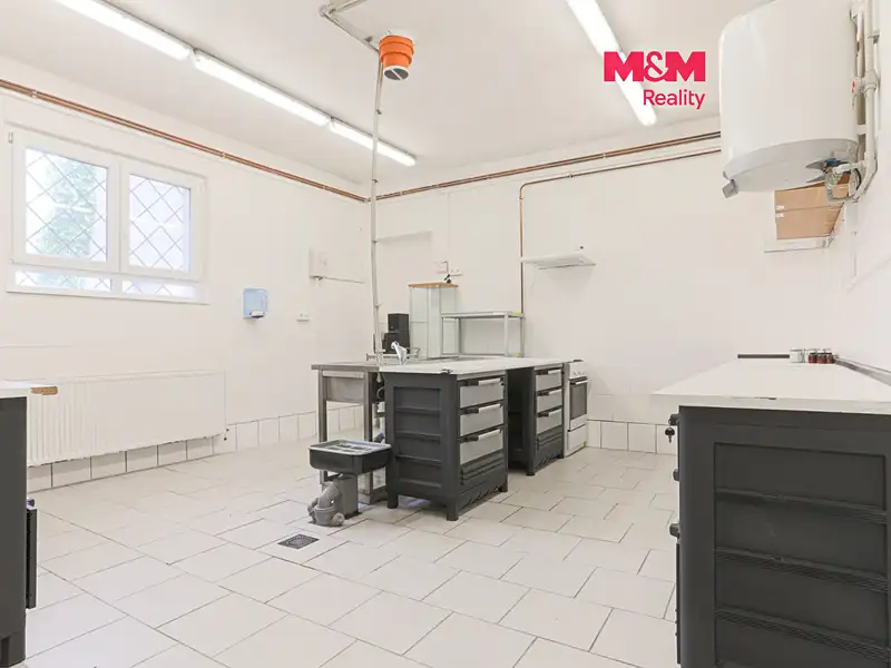 Pronájem obchodního prostoru 73 m², Karlovy Vary – náhled fotky 1